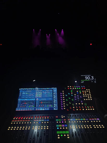 TÈCNIC DE FOH DE LA BANDA SALVANA TÈCNIC DE FOH DE LA BANDA SALVANA